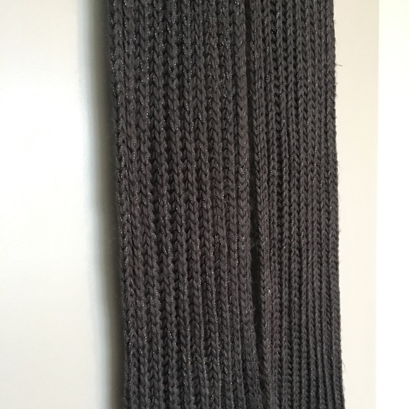 Loft Scarf 🧣 - Picture 3 of 5